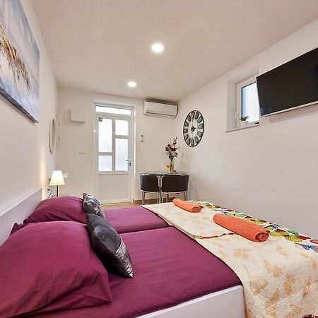 Studio Apartment Bascan Trogir Eksteriør bilde