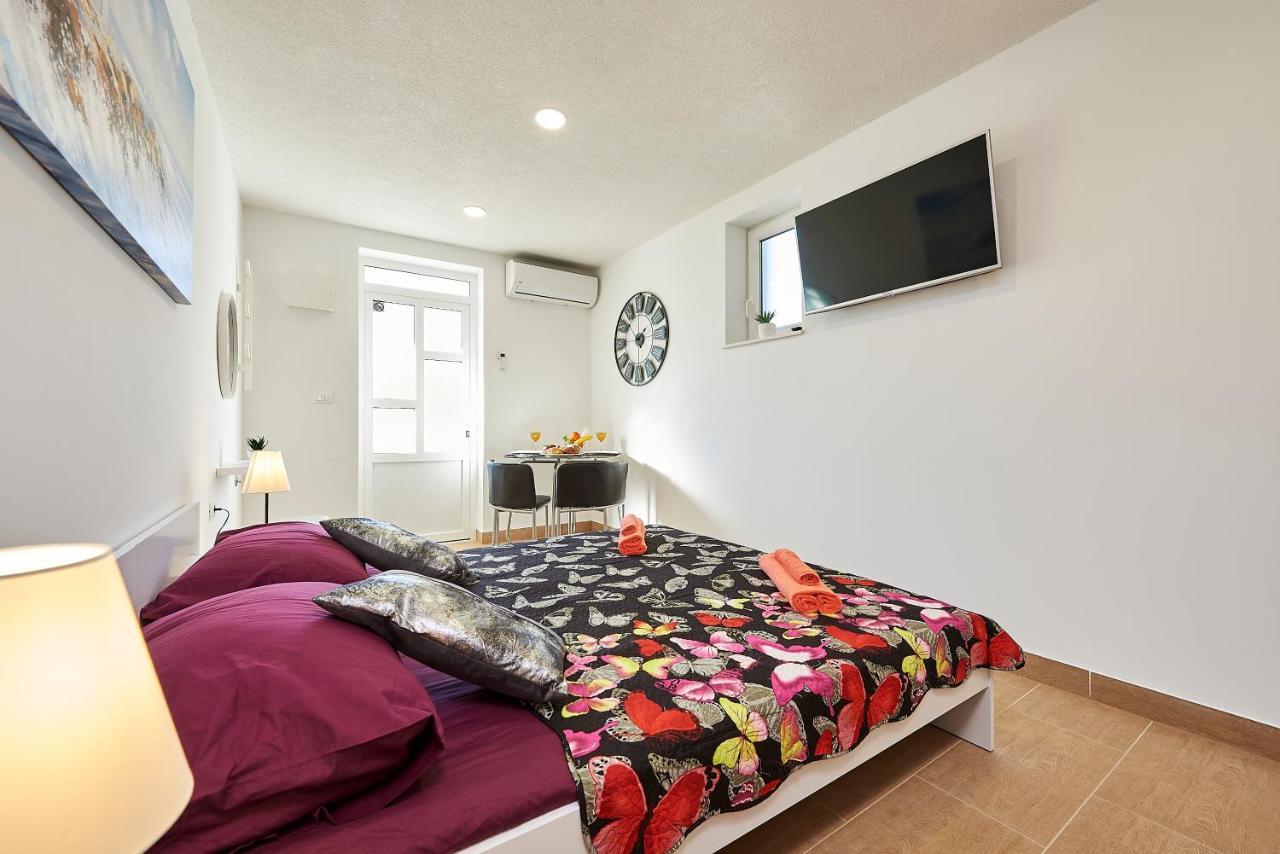 Studio Apartment Bascan Trogir Eksteriør bilde
