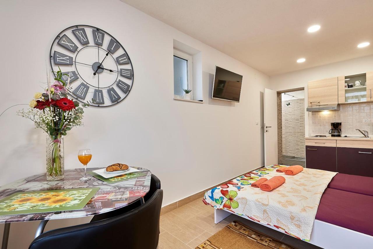 Studio Apartment Bascan Trogir Eksteriør bilde